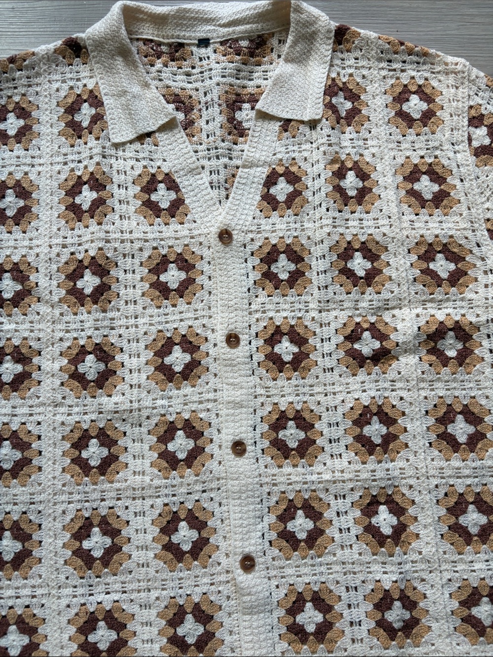 Never worn !!!Men's Cream Crochet Button-Down Short Sleeve Shirt - Picture 4 of 6